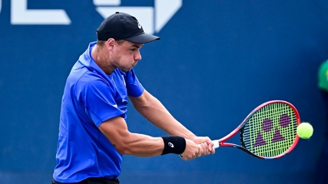 Kamil Majchrzak ousts No. 9 seed Karen Khachanov in Round 2