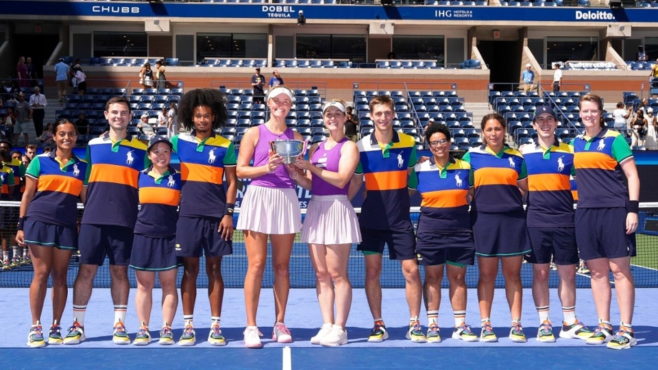 Gabriela Dabrowski, Erin Routliffe, and the US Open ball crew after the women's doubles championship match at the 2025 US Open on Friday, Sep. 5, 2025 in Flushing, NY. (Darren Carroll/USTA)