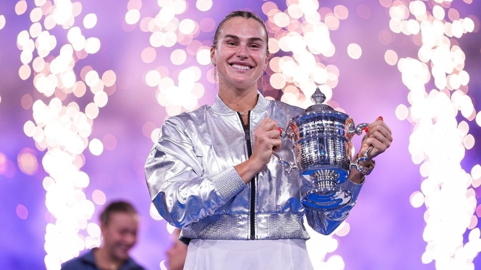 Aryna Sabalenka poses with the 2025 US Open Championship Trophy during a women's singles championship match at the 2025 US Open on Saturday, Sep. 6, 2025 in Flushing, NY. (Garrett Ellwood/USTA)