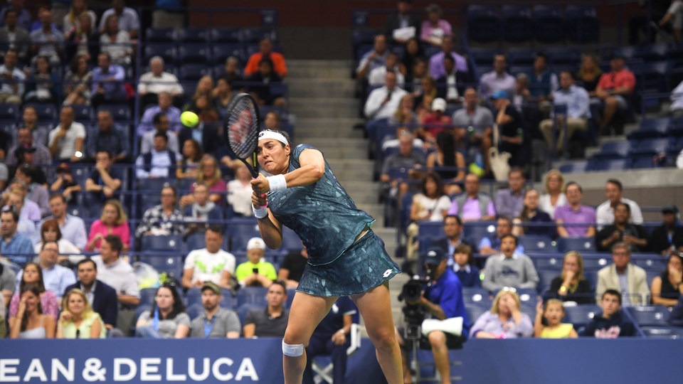 Vandeweghe dispatches Jabeur under the lights - Official Site of the