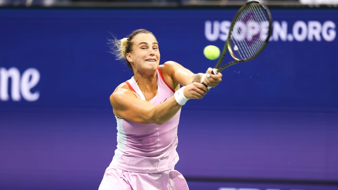 Photos: Iga Swiatek vs. Aryna Sabalenka, 2022 US Open semifinal