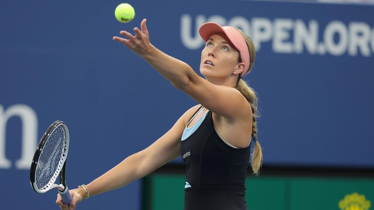 Best photos of Elise Mertens vs. Danielle Collins, Round 2 at the 2023