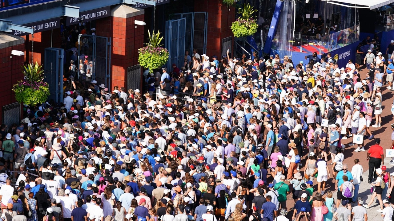 Best photos from around the grounds on Day 8 of the 2023 US Open