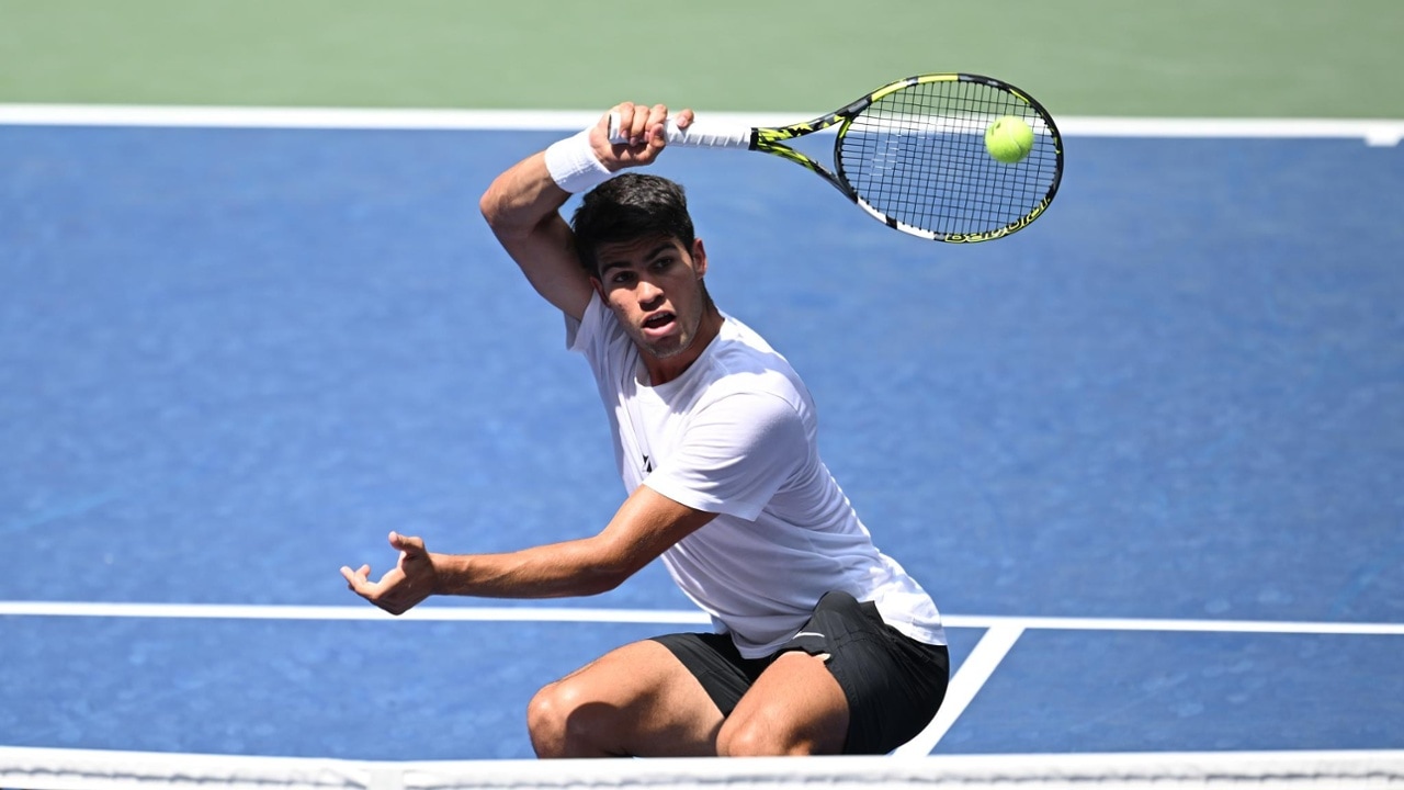 Best photos of Alcaraz, Osaka, Pegula and more practicing at the 