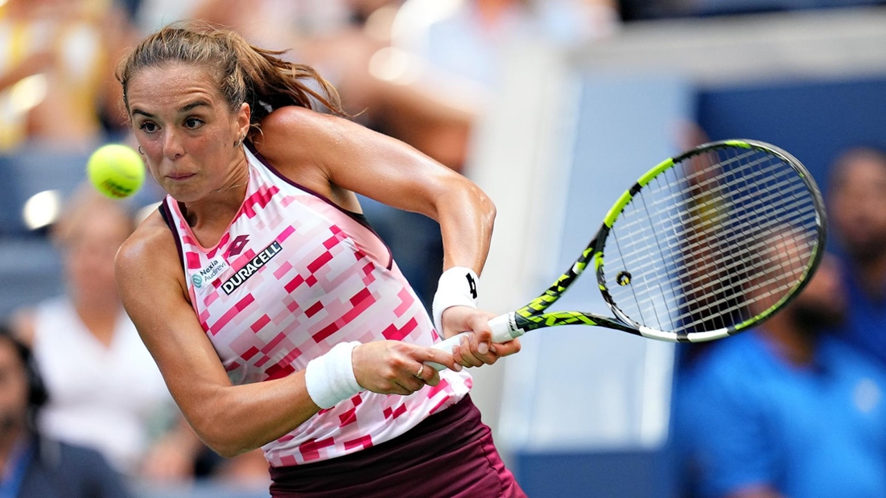 Best photos of Lucia Bronzetti vs. Aryna Sabalenka, 2024 US Open Round